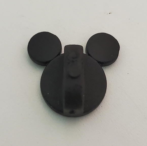 Disney Pin Trading Mickey Mouse Icons Shoes Collection Pin 2017 - Picture 3 of 3